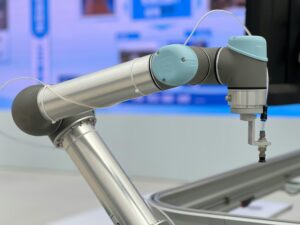 A robotic tool demostrates how IoT and ERP integrate